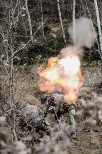 Tirs aux mortiers 81mm lors d'un exercice avec munitions réelles en Tchéquie (photo Marc Ganser / 12/13 Li